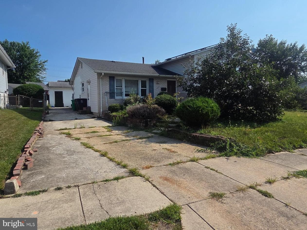 7906 Dawnwood Court photo 1