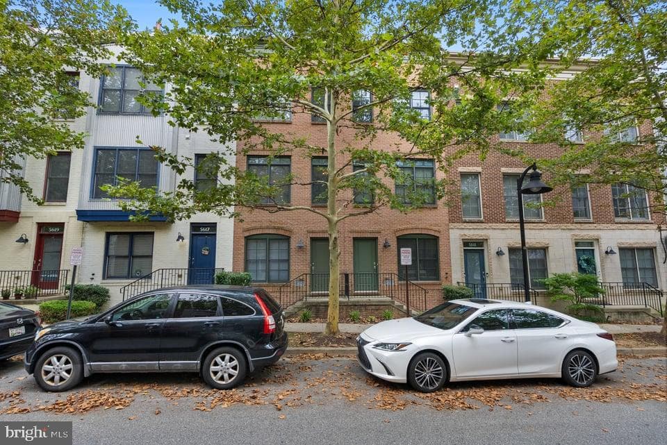 5615 44th Avenue photo 1