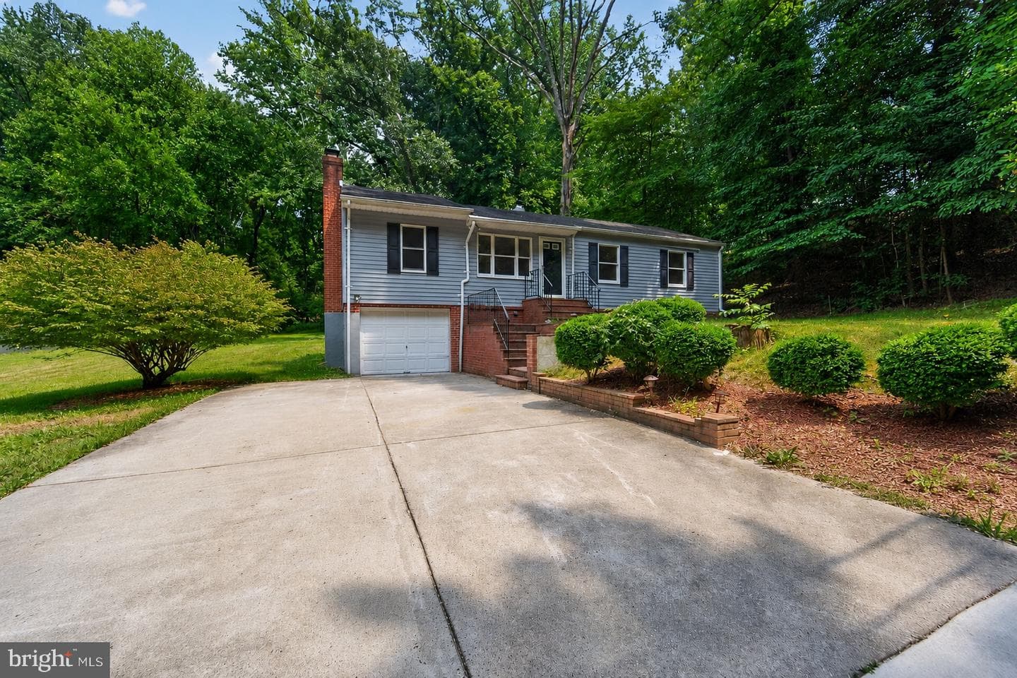 7012 Noah Drive photo 1