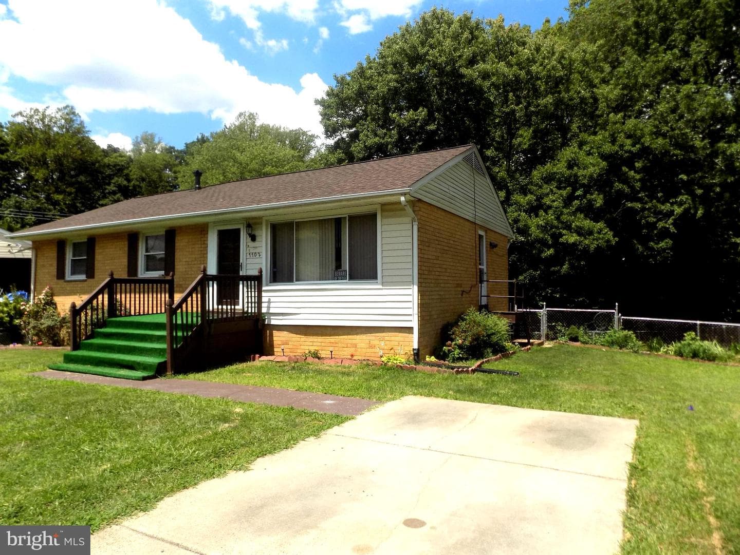7702 Beechnut Road photo 1