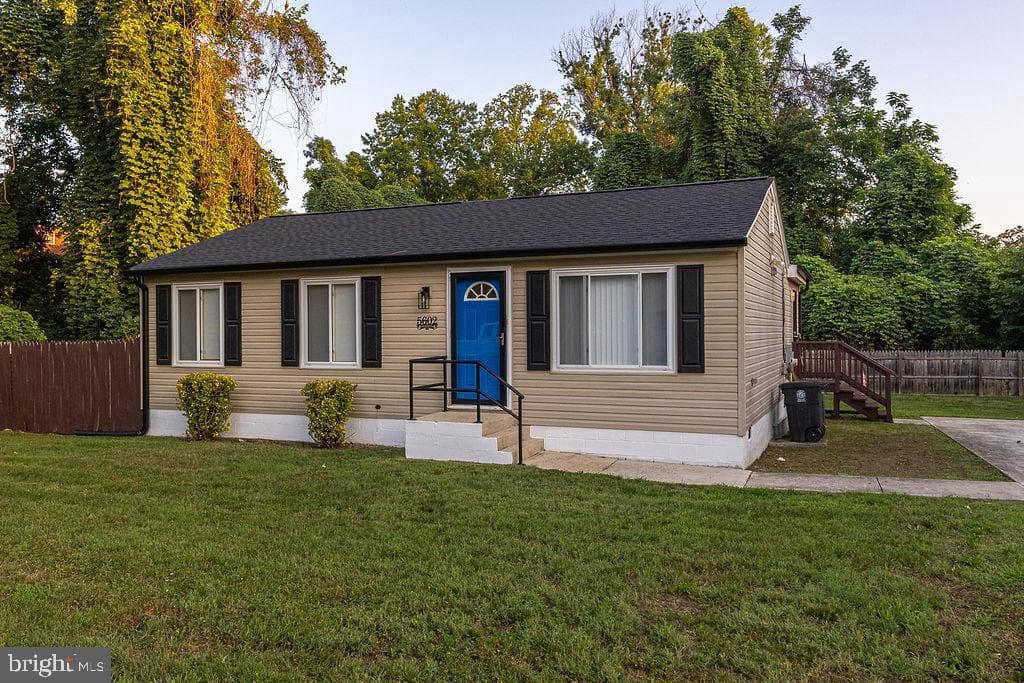 5602 Eagle Street photo 1