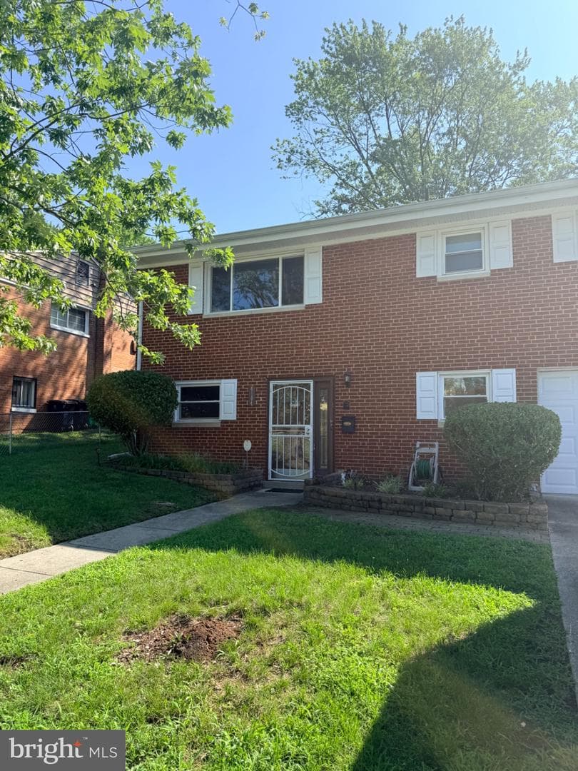 4104 St Clair Place photo 1