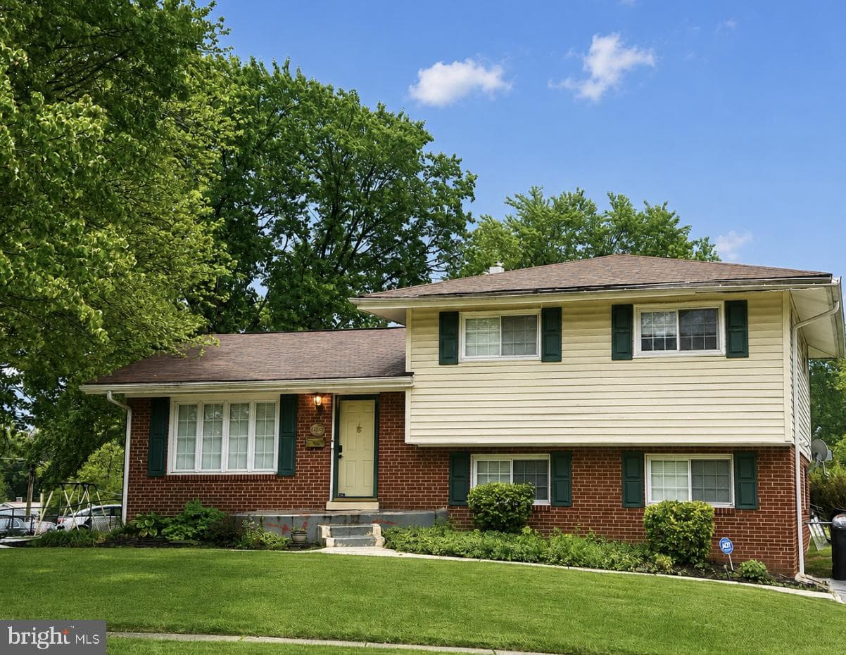7409 Kipling Parkway photo 1