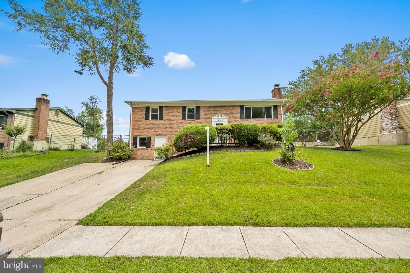4808 Parkmont Lane photo 1