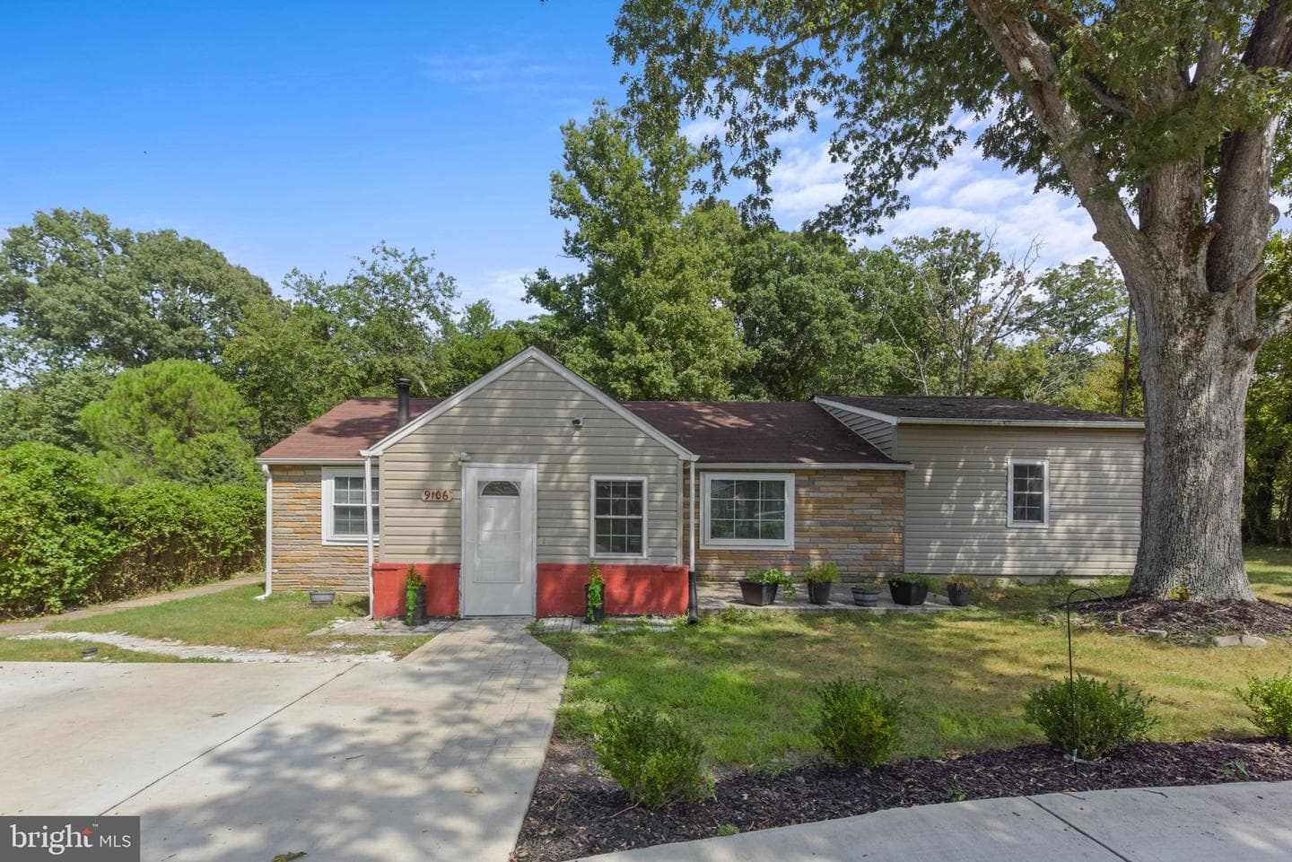 9106 Ballard Lane photo 1