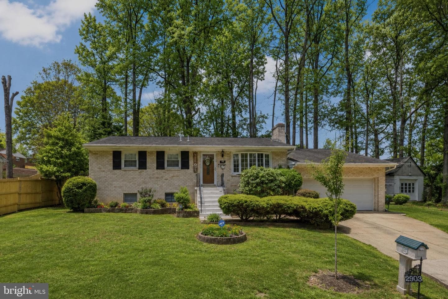 2903 Kingsway Road photo 1