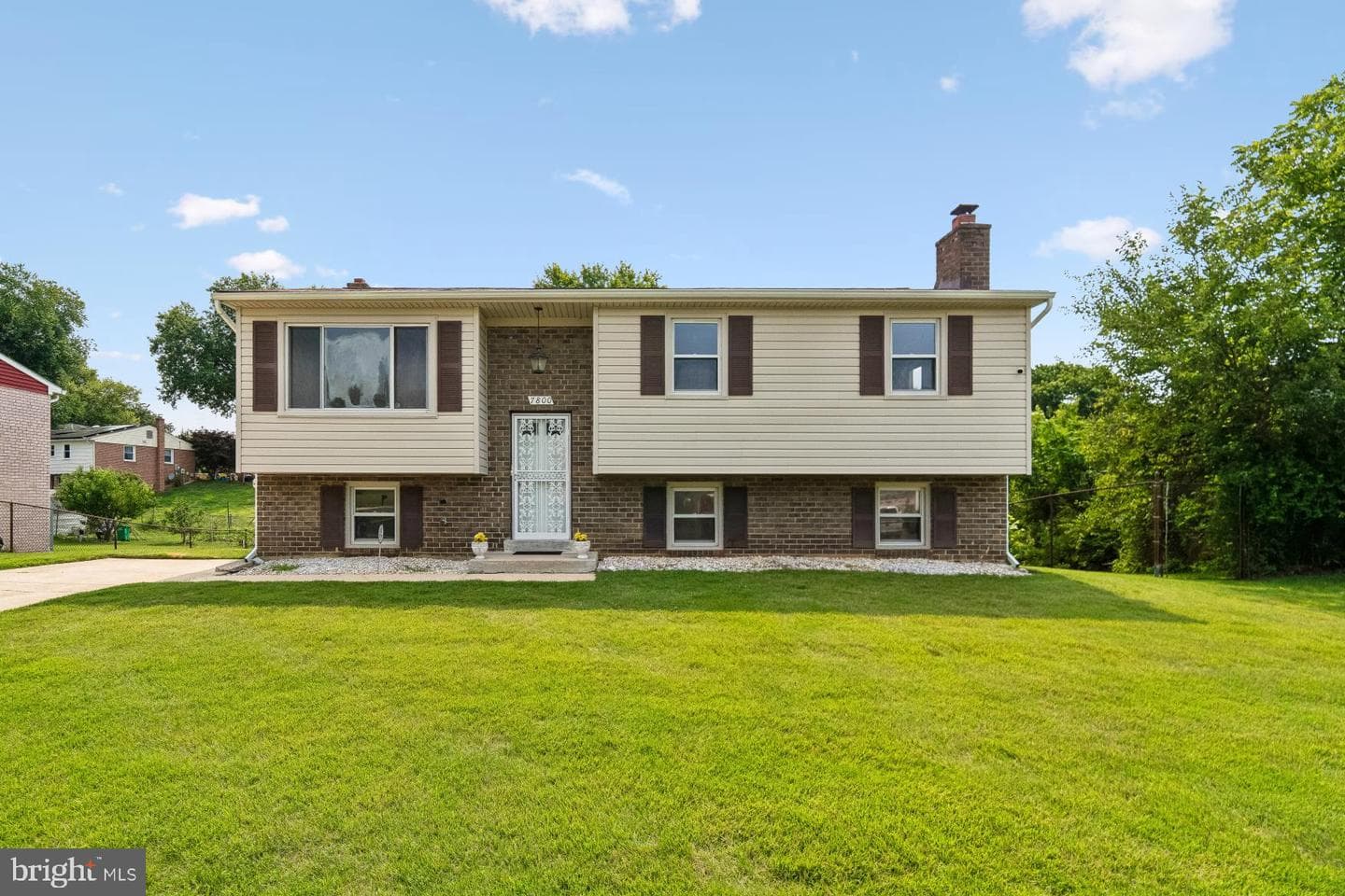 7800 Woodbourne Avenue photo 1