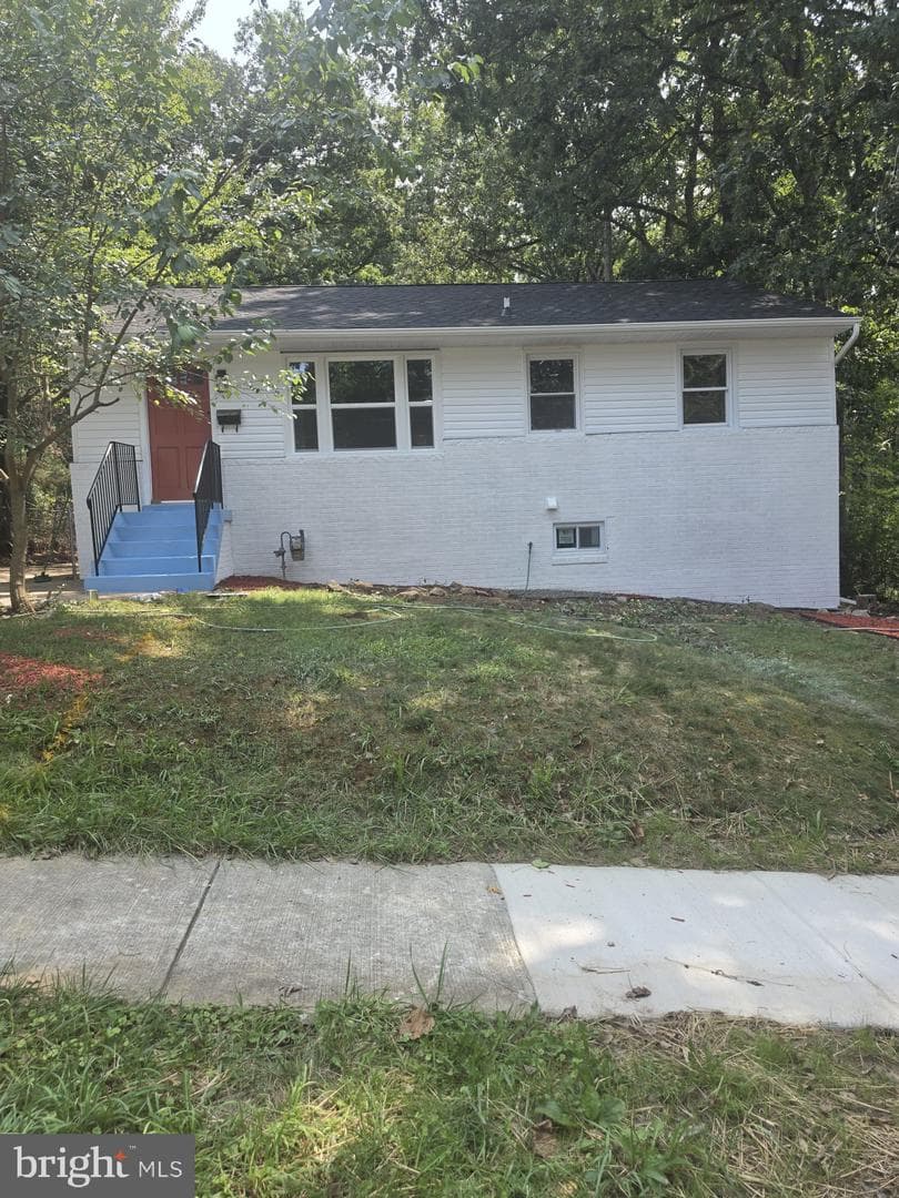 3205 Hillside Avenue photo 1