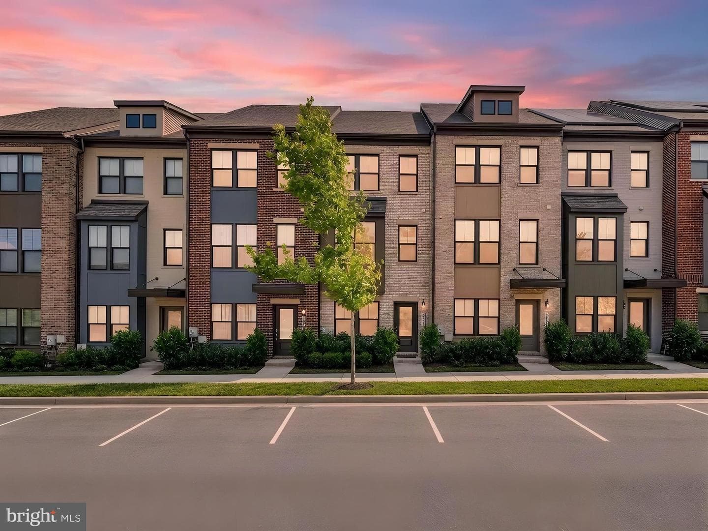3525 Carnaby Street photo 1
