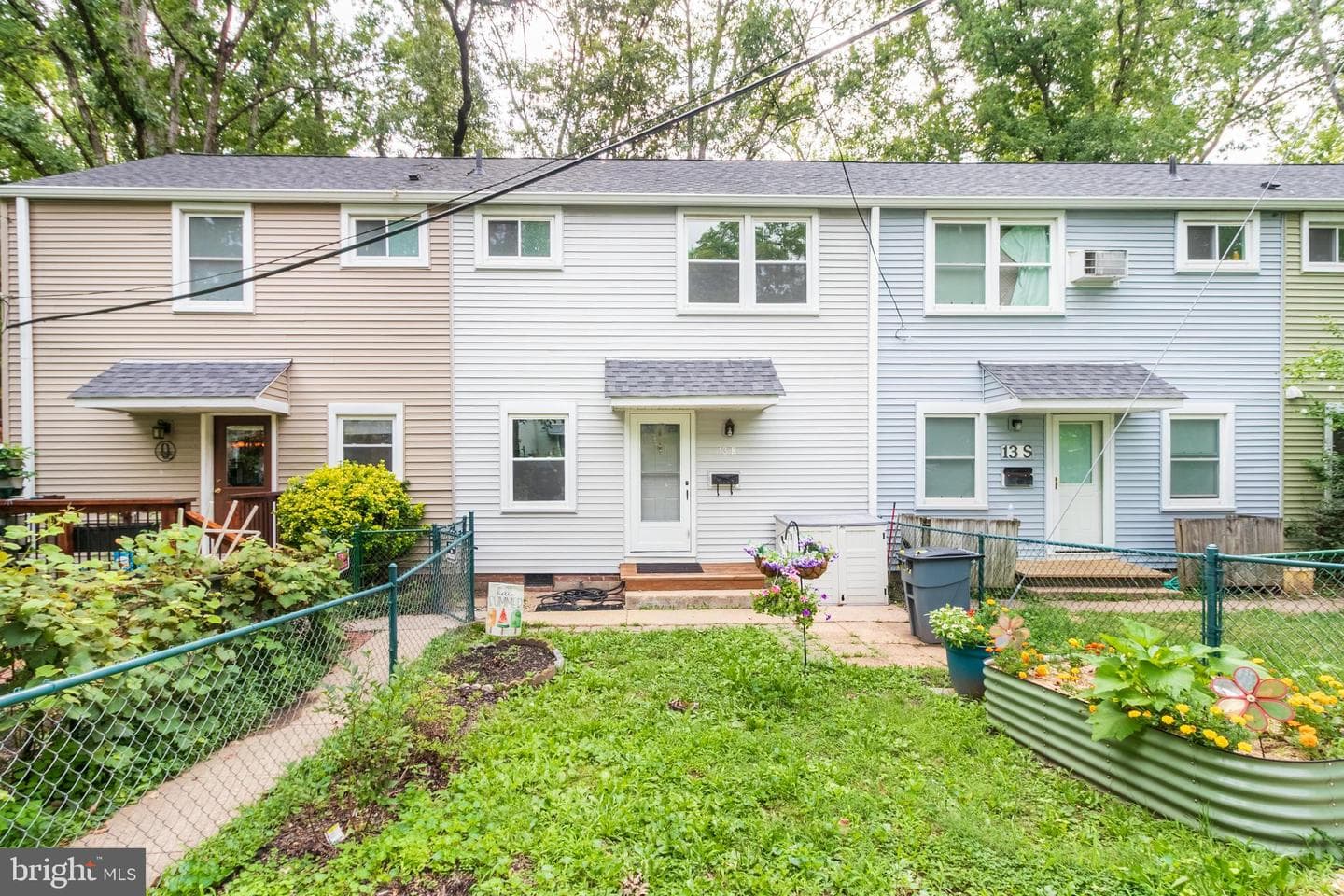 13 Hillside Road photo 1