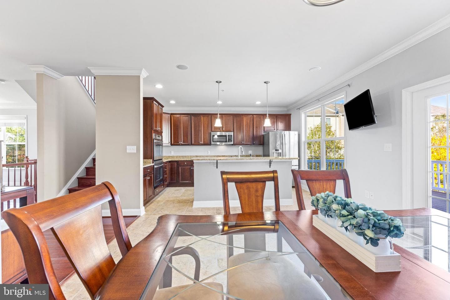 211 Keenan Way photo 32