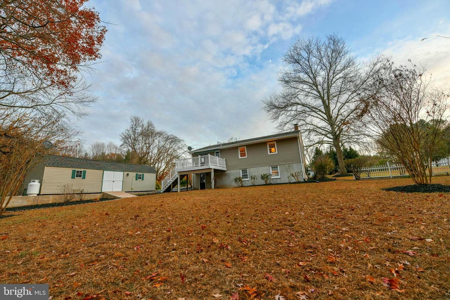 121 Stanford Road photo 37