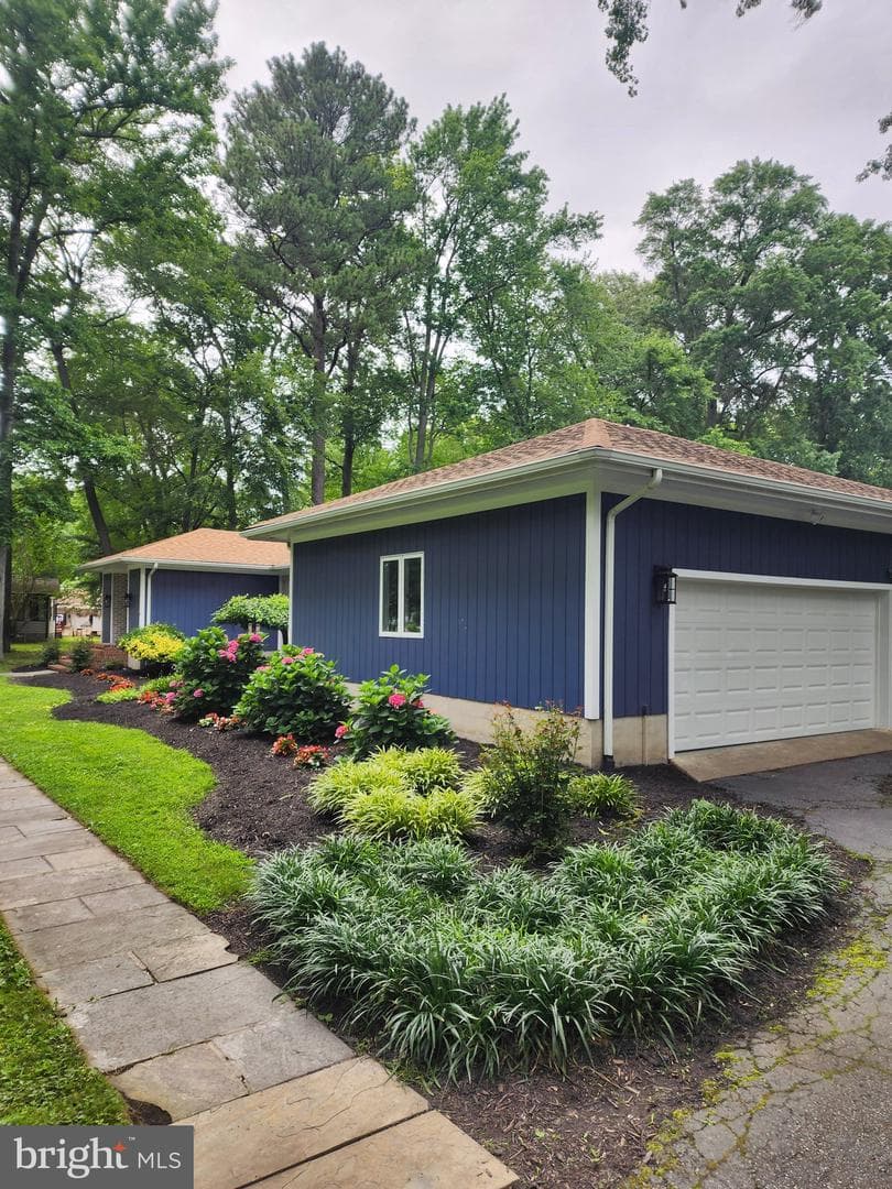 42 Prospect Bay Drive W photo 3