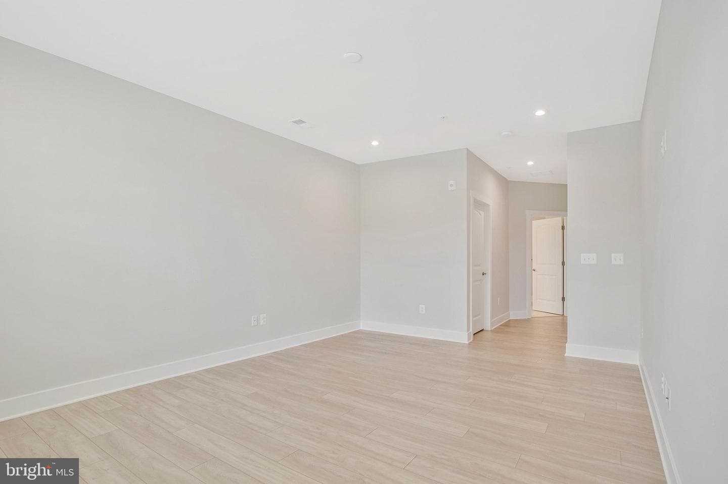 170 Harrier Way #11 photo 29