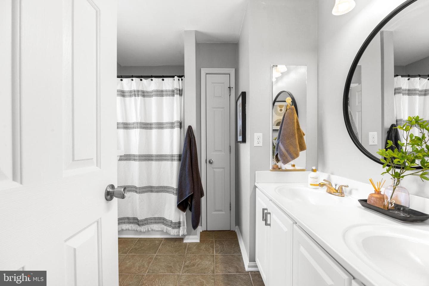 412 Hanna Court photo 28