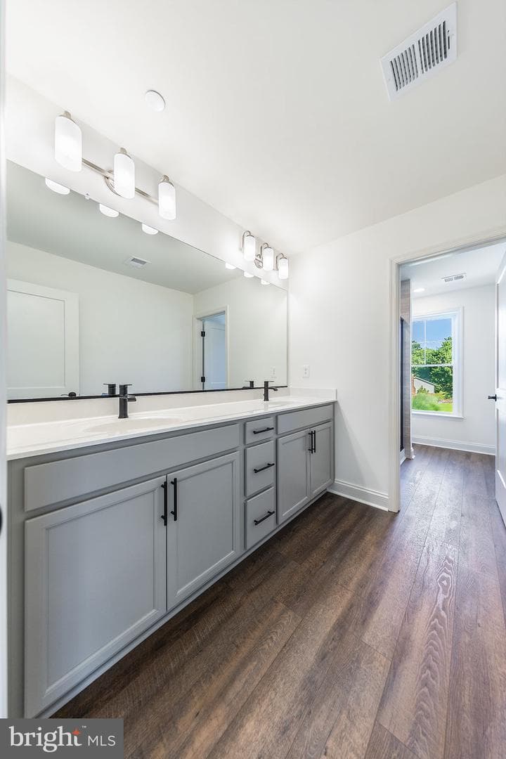 305 N Lake photo 51