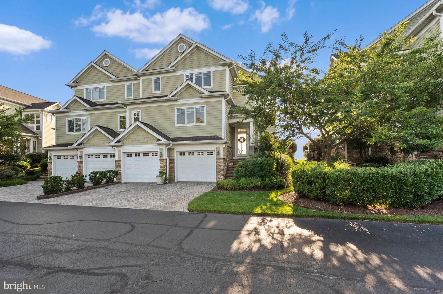 426 Narrows Pointe Drive photo 8