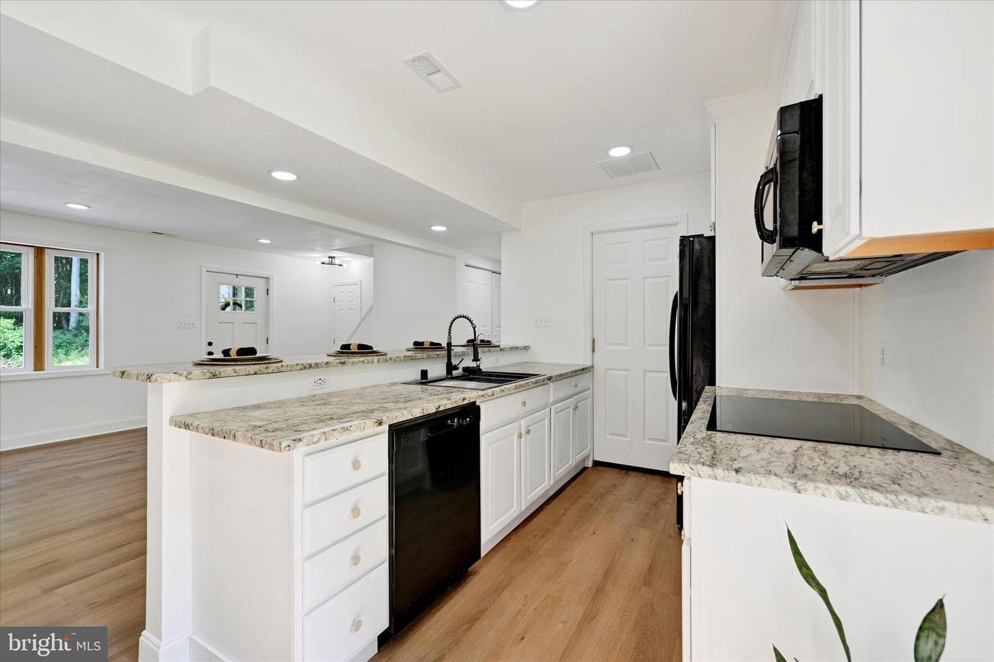 102 Maple Road photo 11