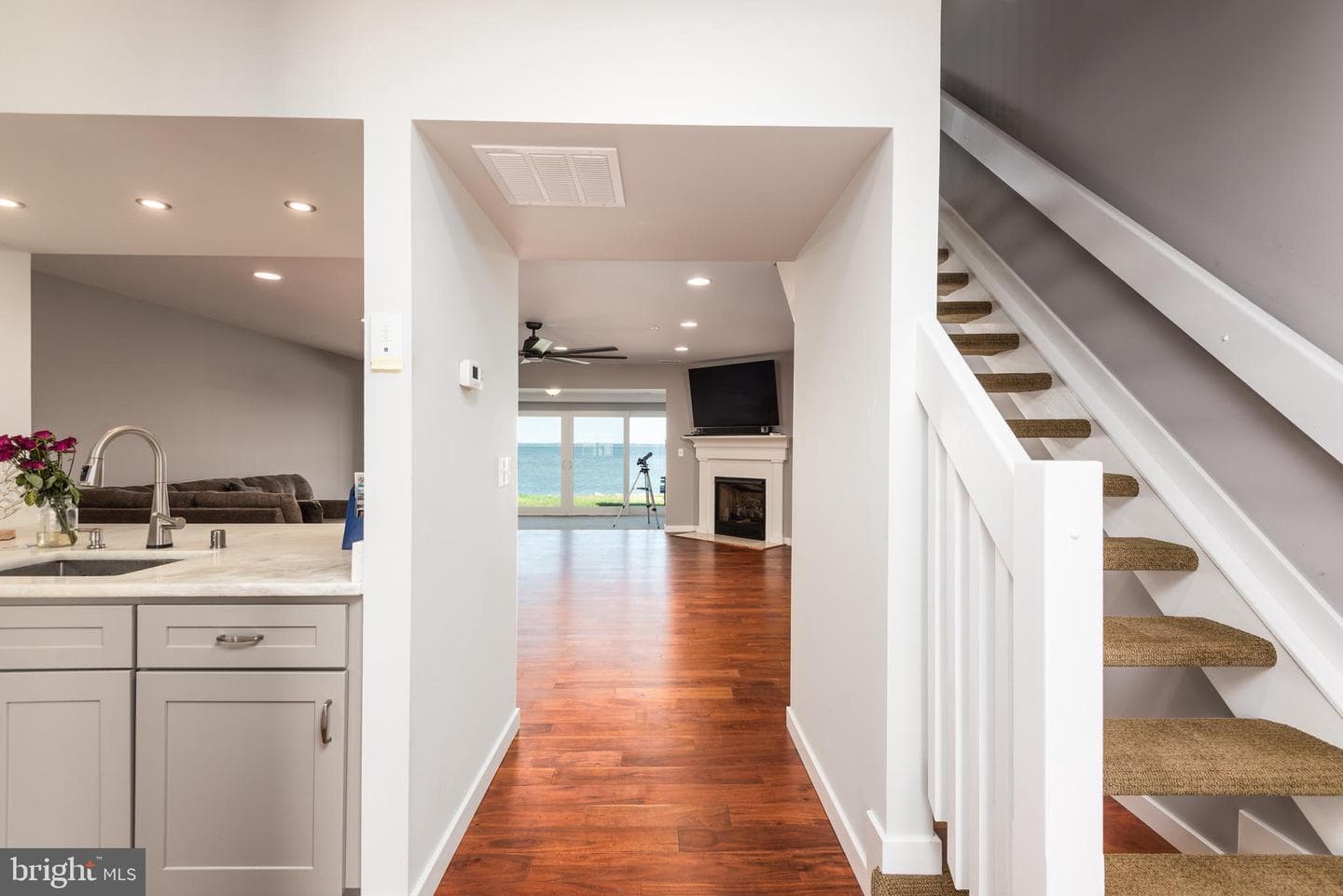 47 Queen Anne Way photo 29