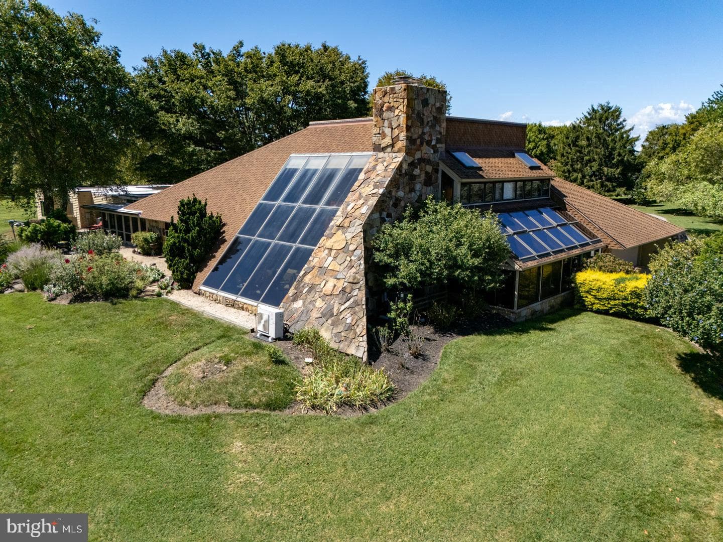 3207 Bennett Point Road photo 4