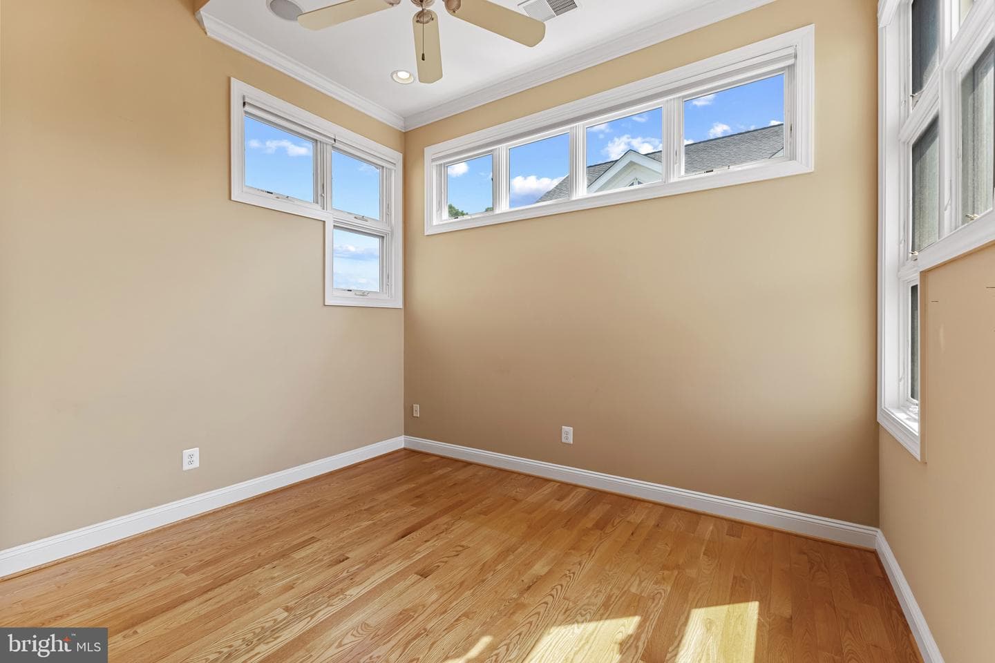 346 Narrows Pointe Drive photo 27