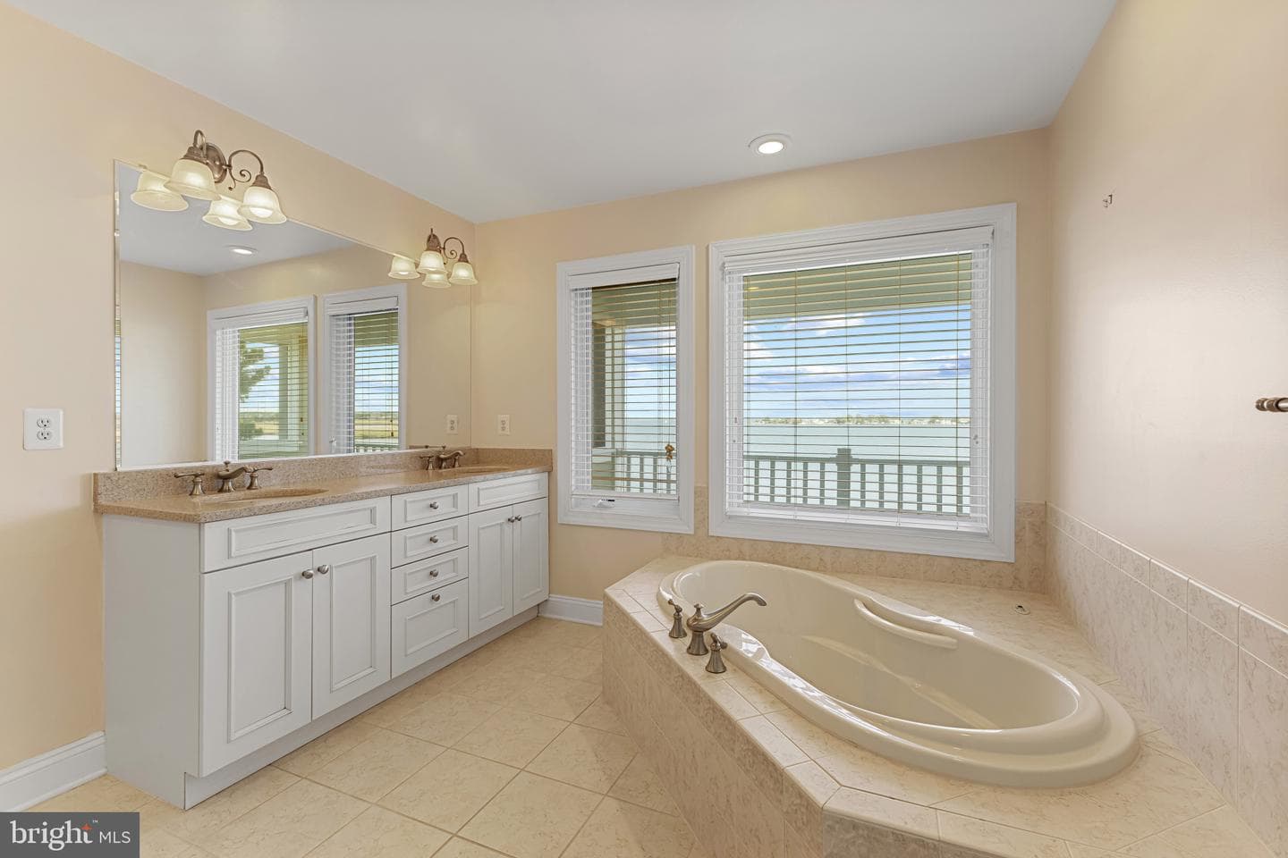 346 Narrows Pointe Drive photo 32