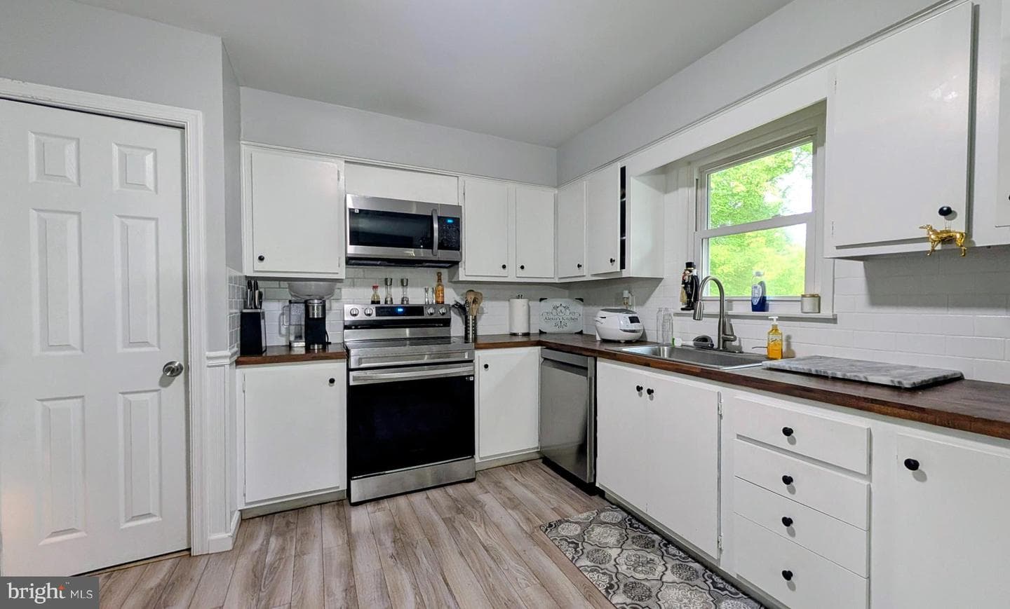 922 Petinot Place photo 10