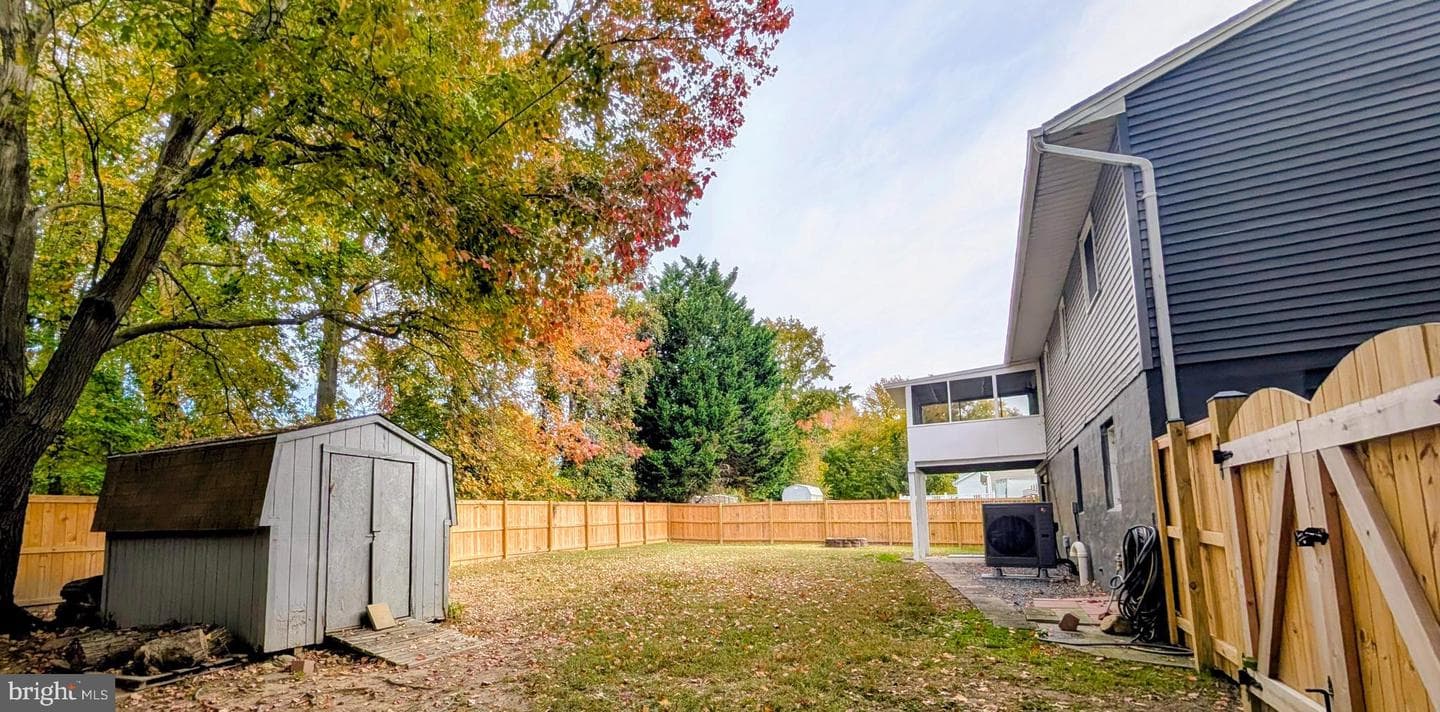 922 Petinot Place photo 45
