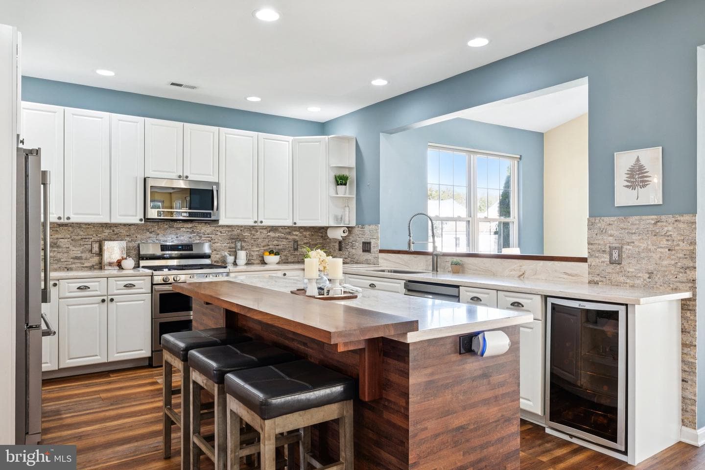480 Web Foot Lane photo 4