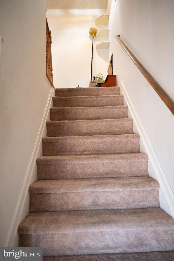 423 Victoria Way photo 13