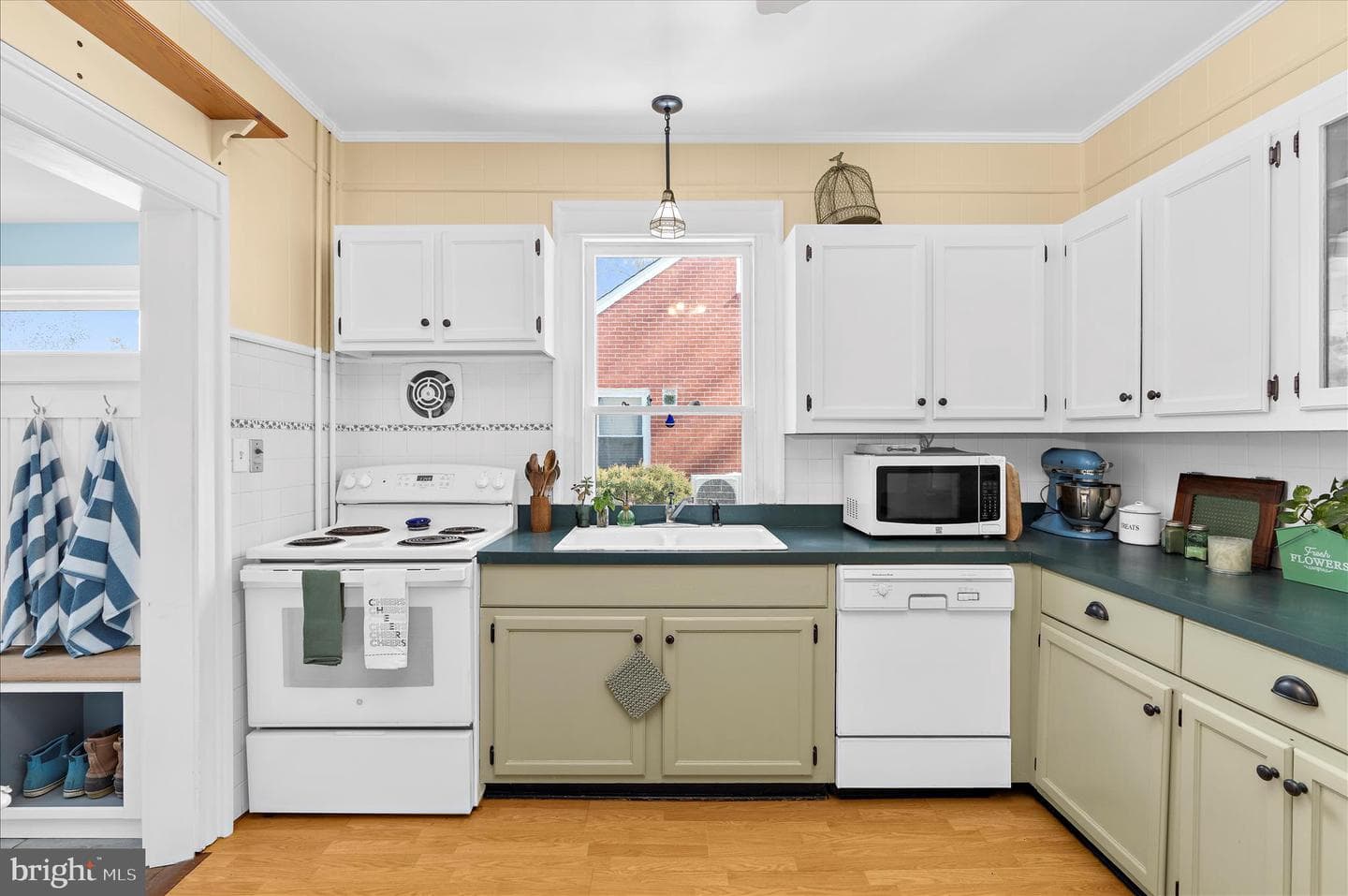 104 Windsor Avenue photo 14