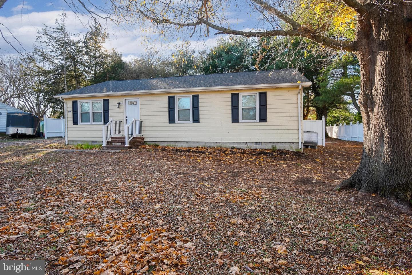 213 Central Drive photo 4