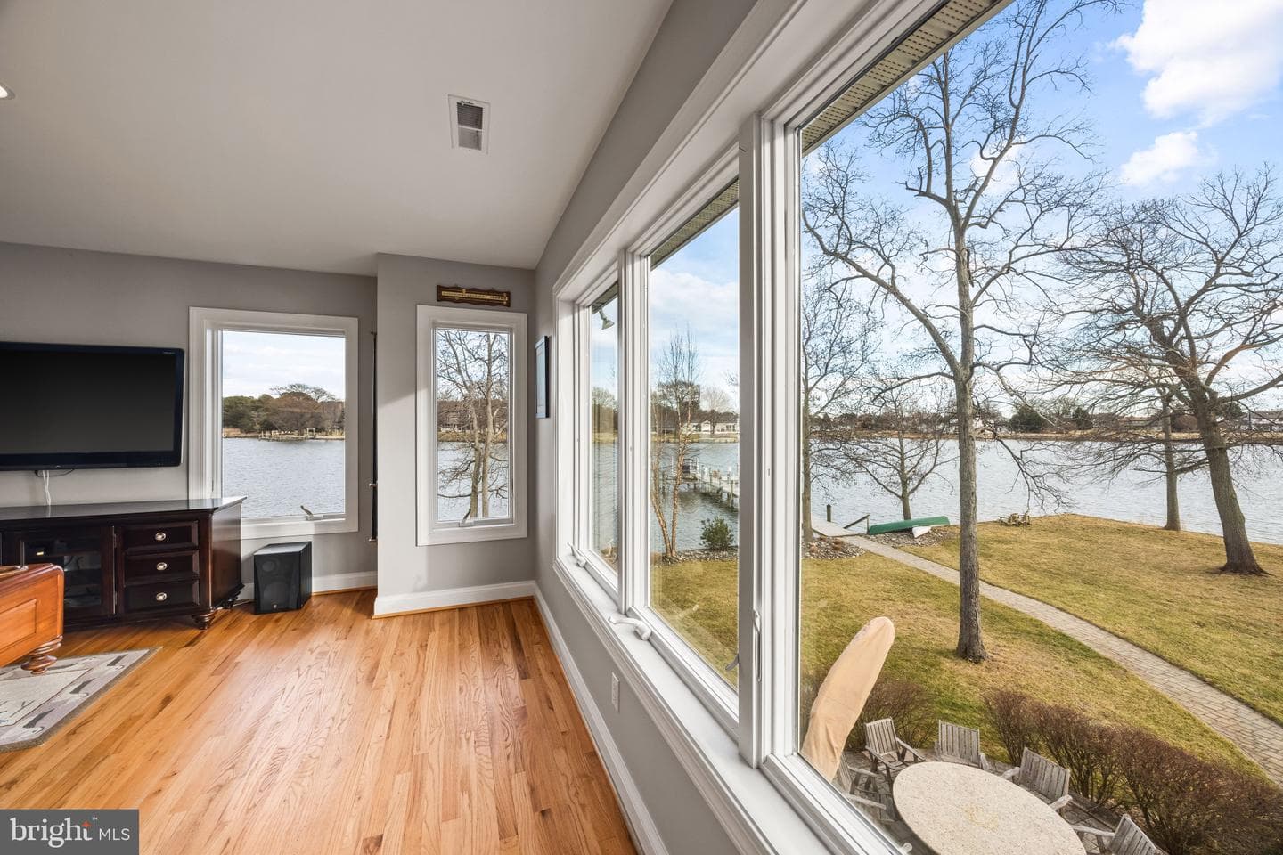 137 Tanners Point Drive photo 35