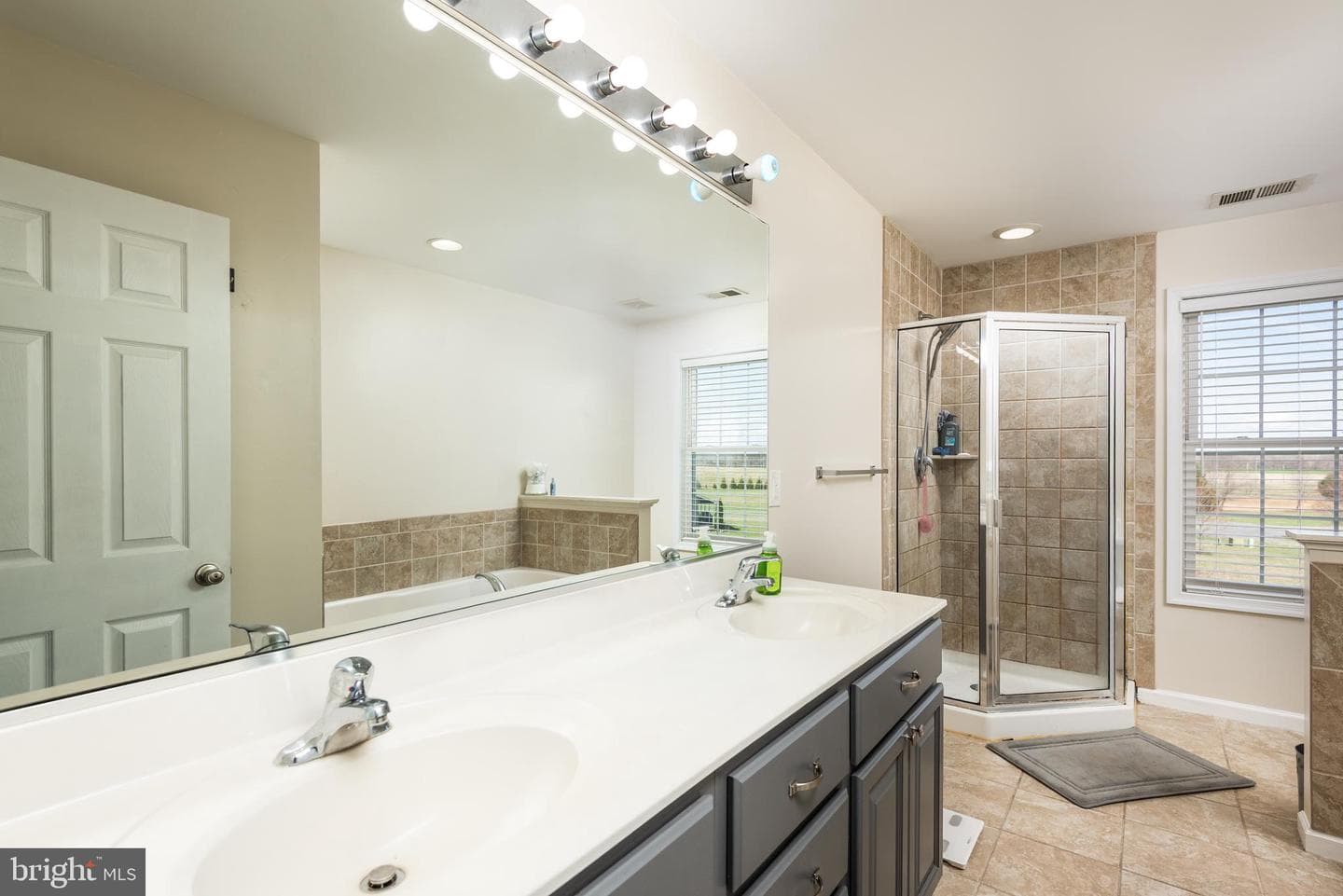 124 Piper Court photo 34