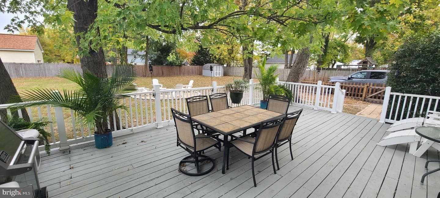 808 Cloverfields Drive photo 5