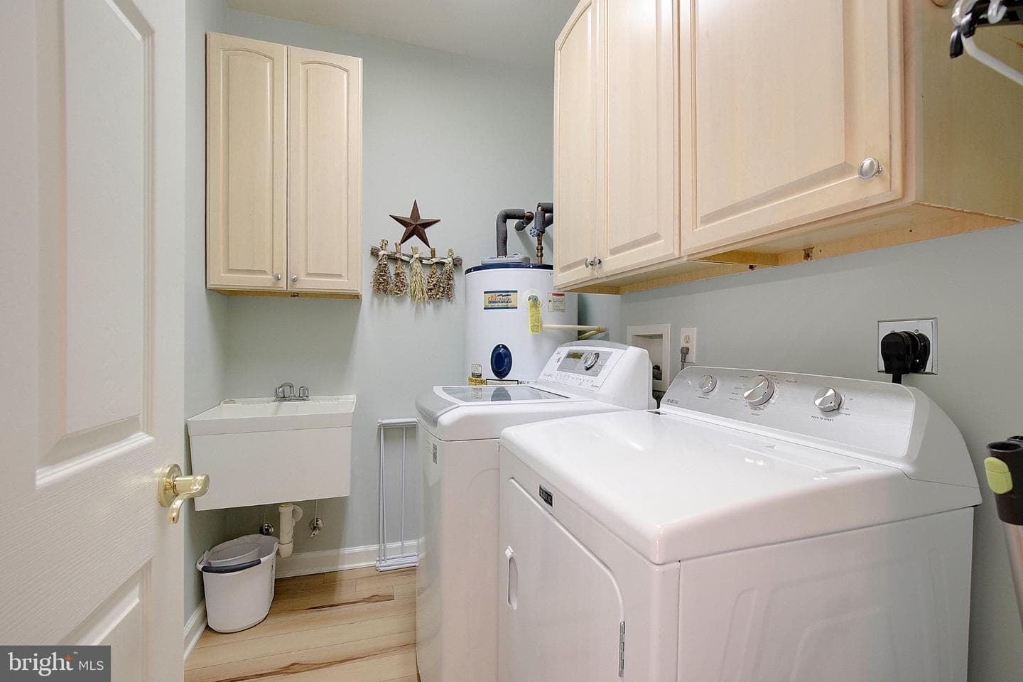 19 Prospect Bay Drive W photo 51