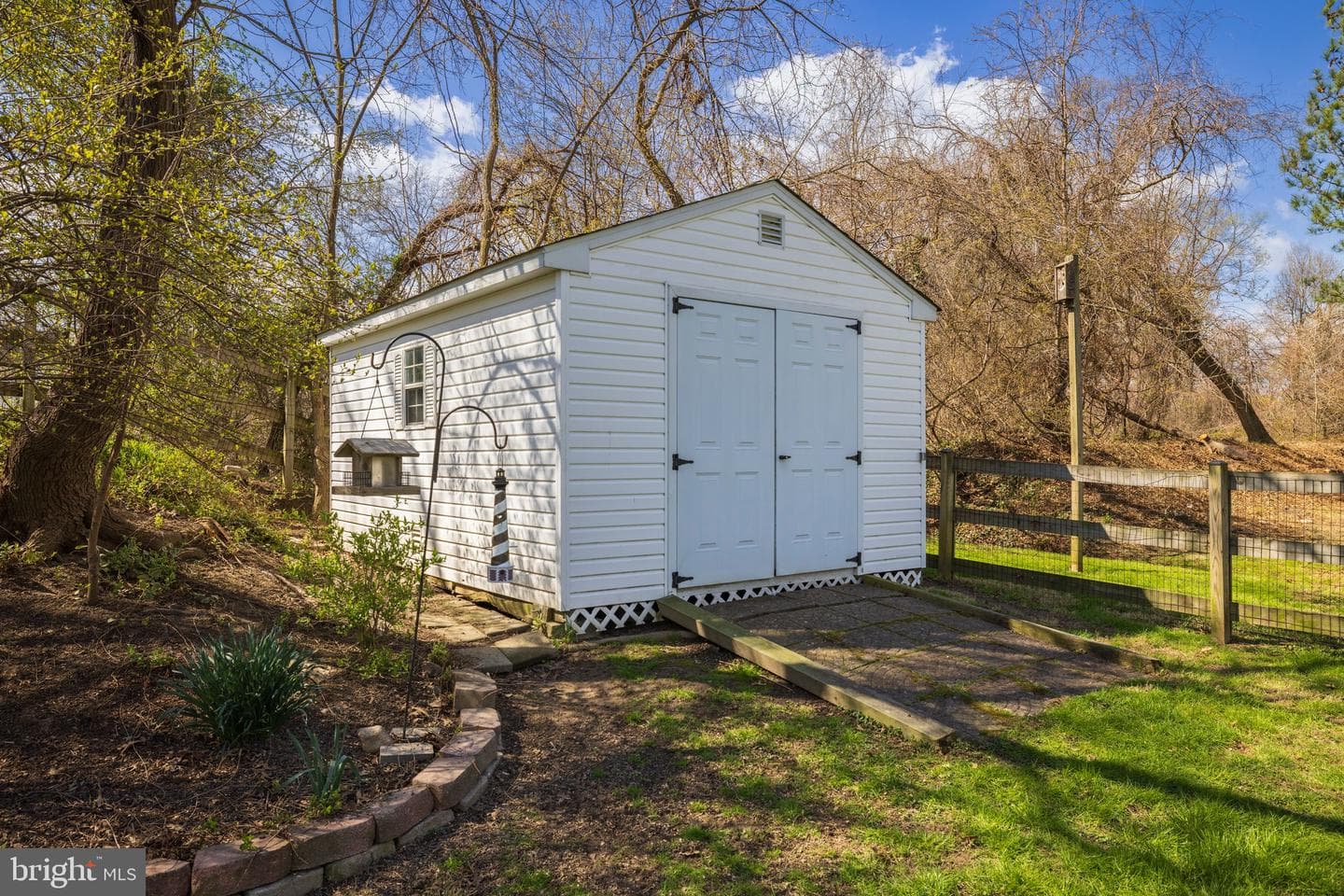 931 Petinot Place photo 31