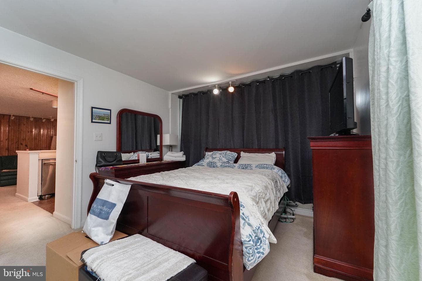8 Queen Victoria Way photo 26