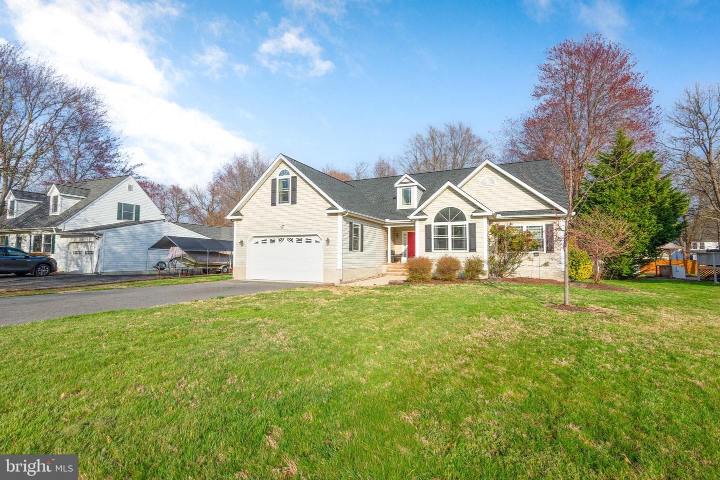 716 Cloverfields Drive photo 2