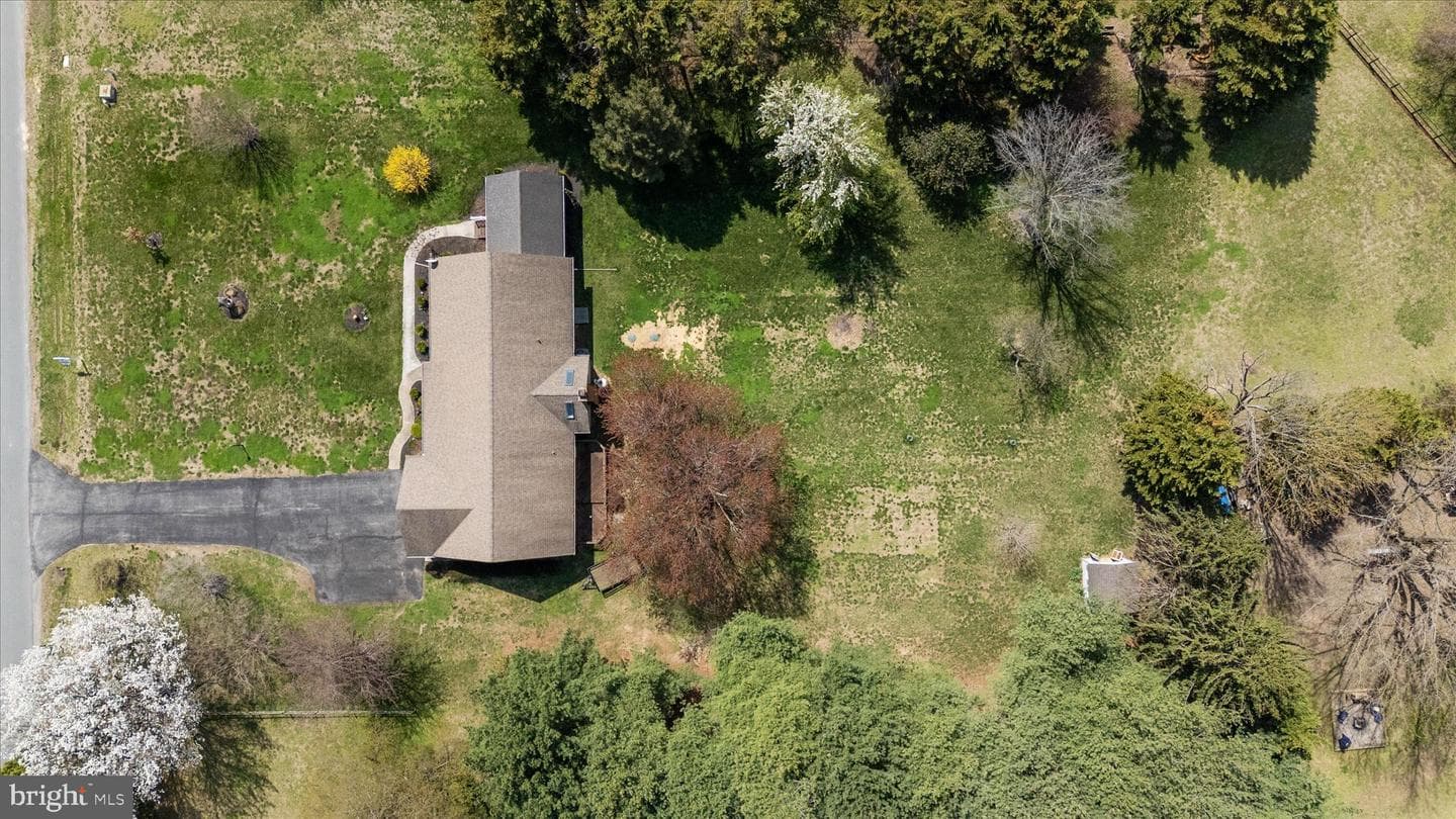 704 Truslow Road photo 4