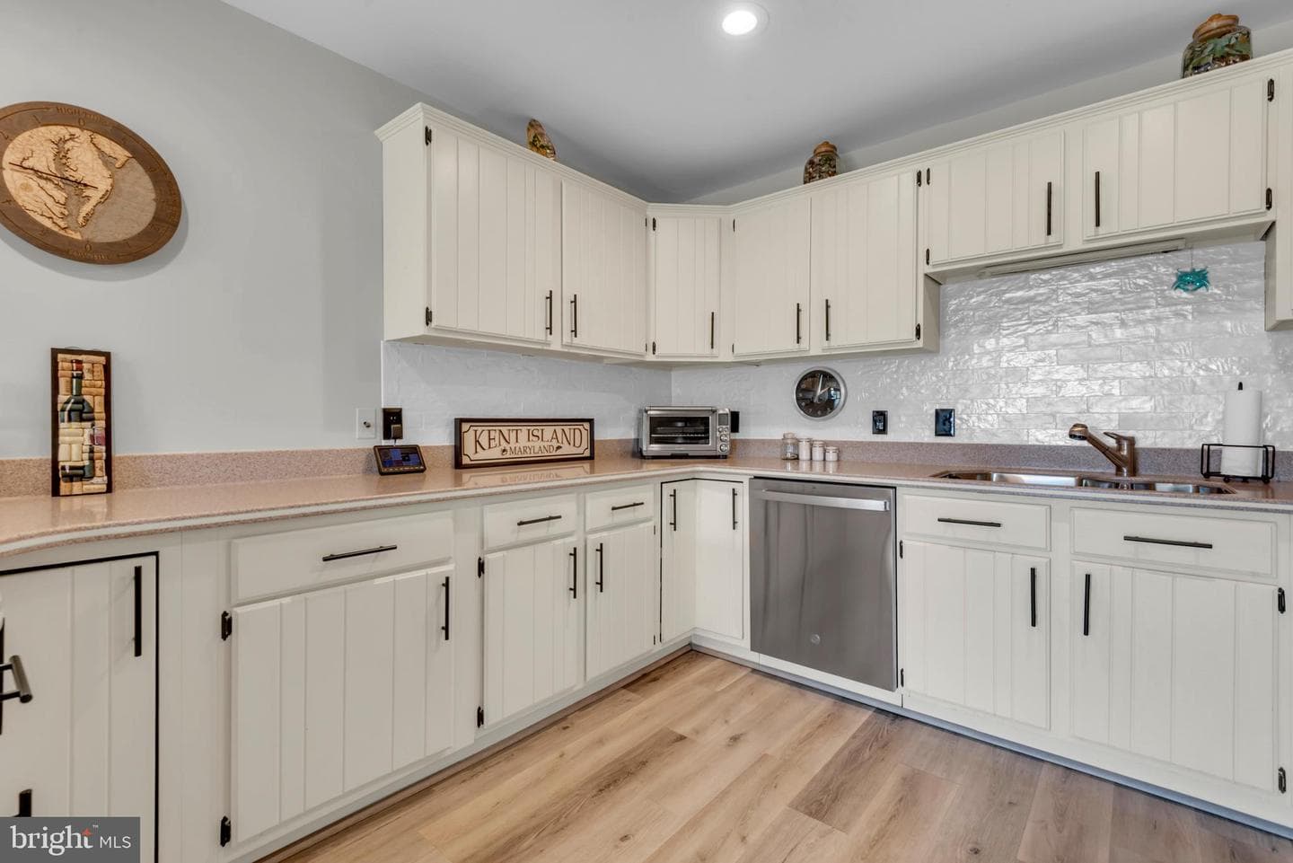 114 Bayview photo 17