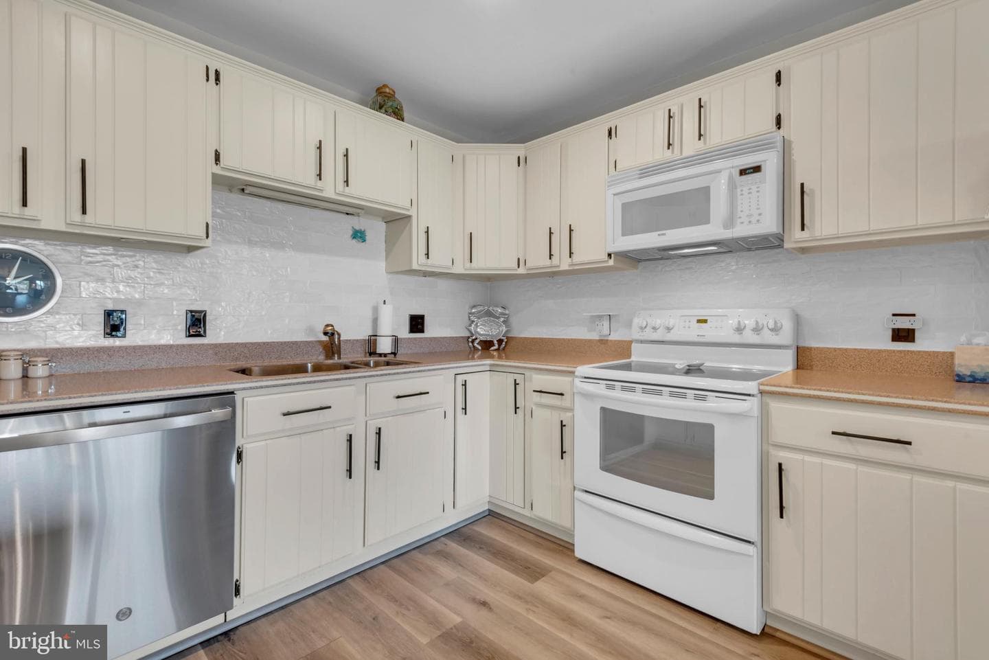 114 Bayview photo 18