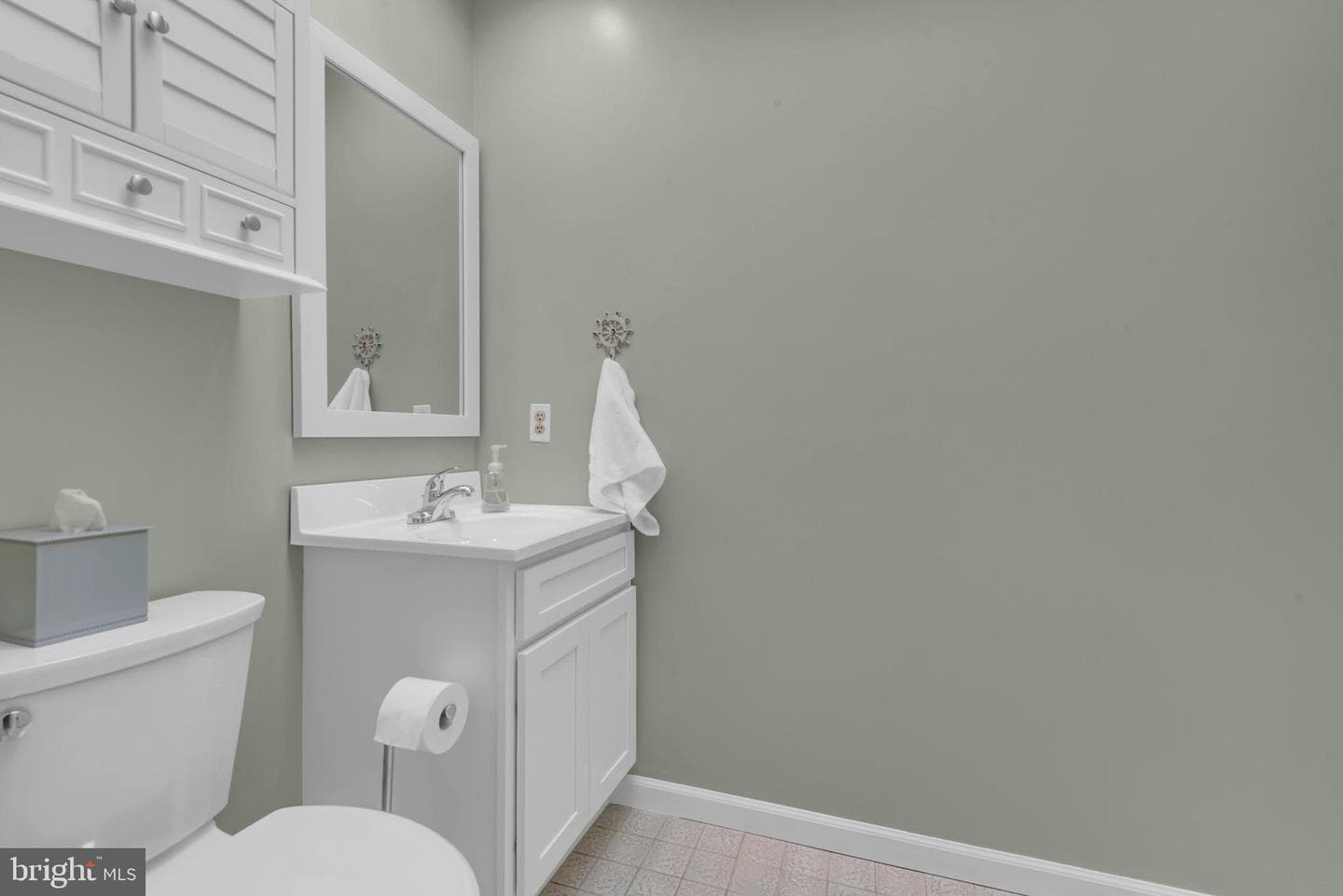 114 Bayview photo 36