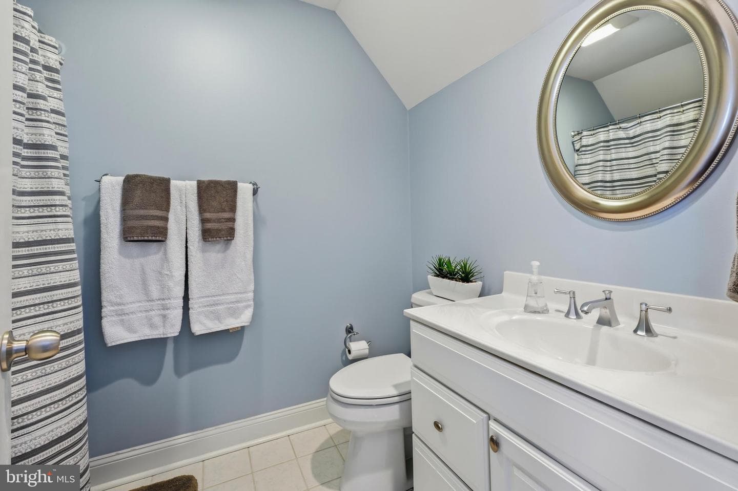 1033 Avalon Court photo 40