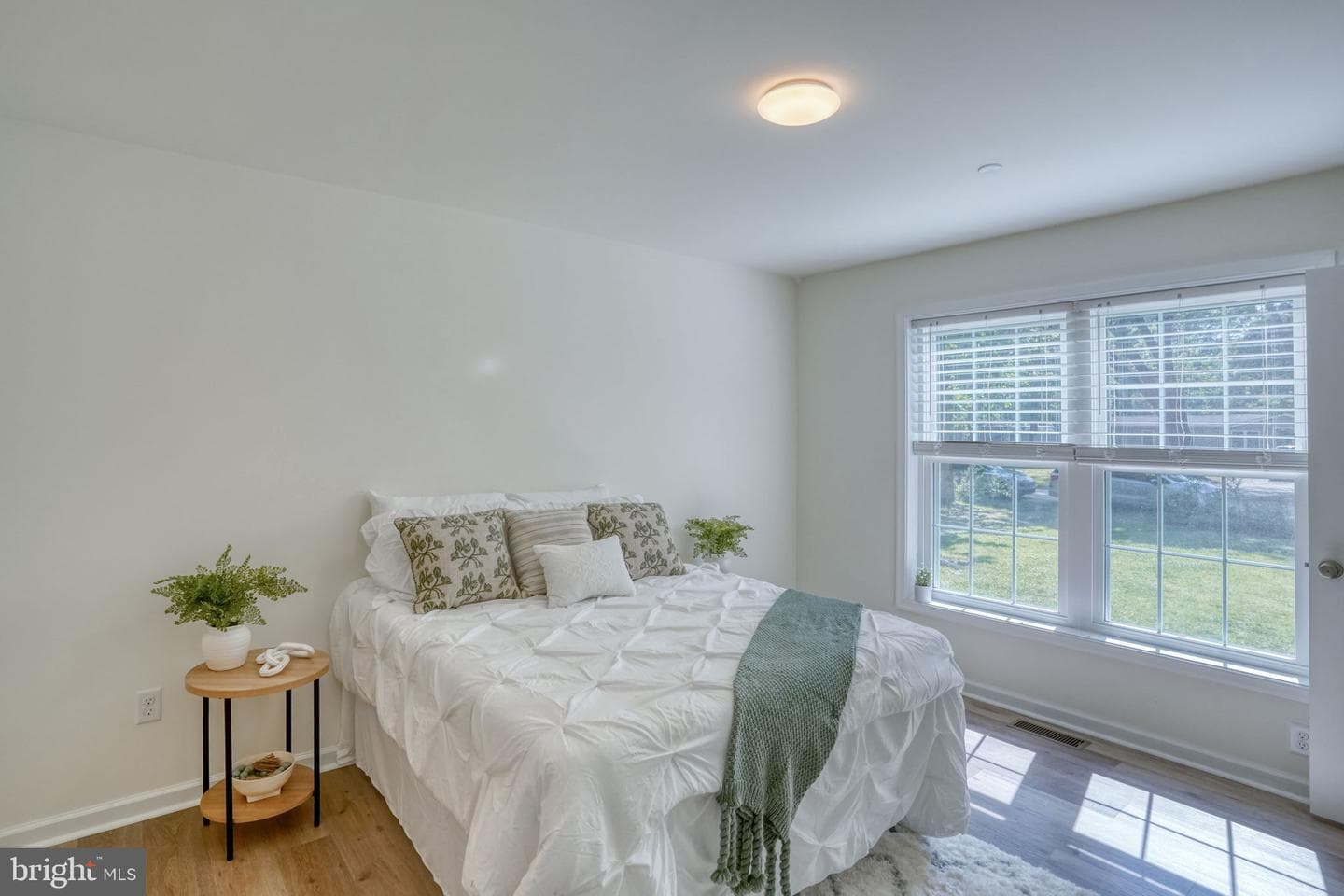 240 Merganser Dr photo 19