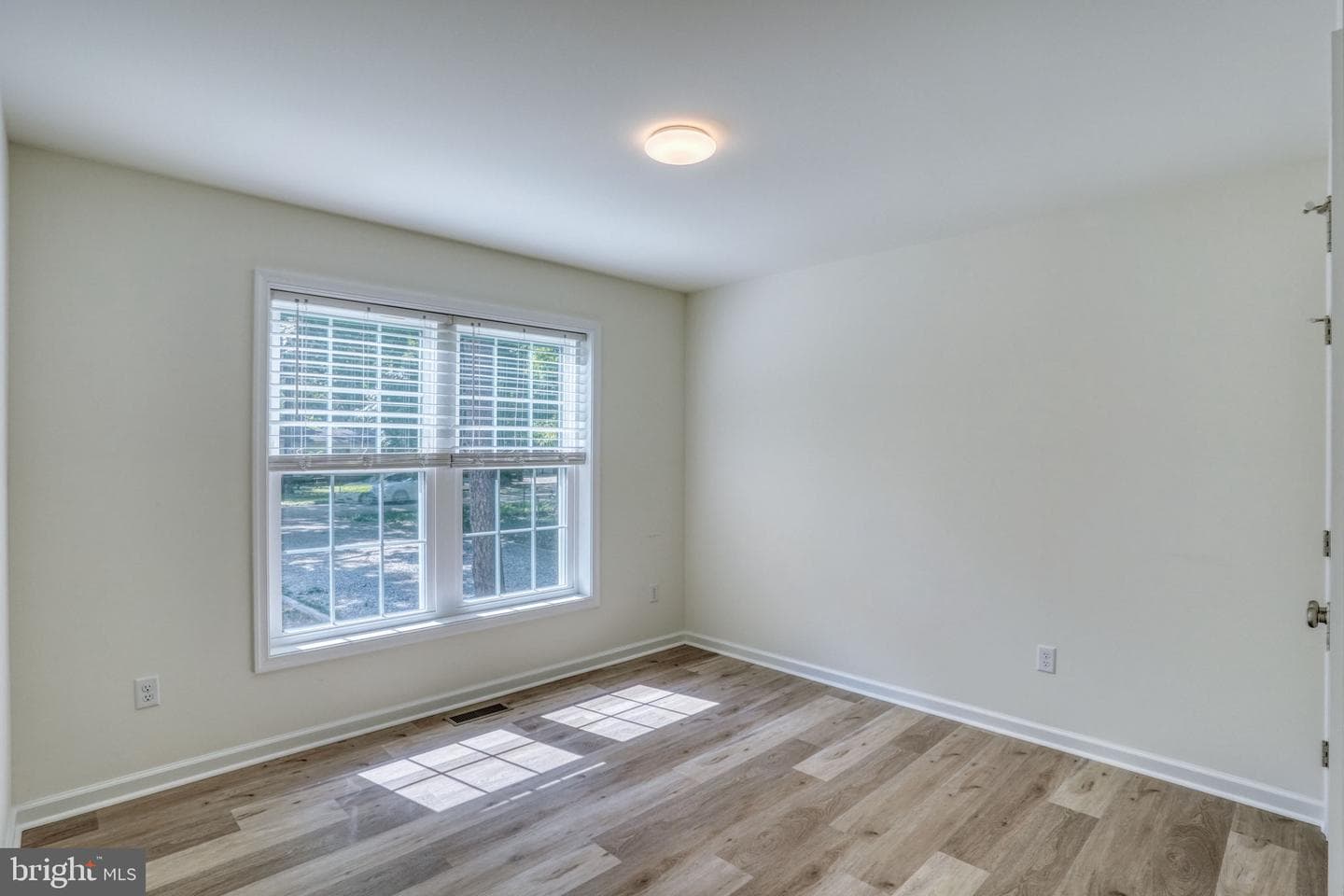240 Merganser Dr photo 27