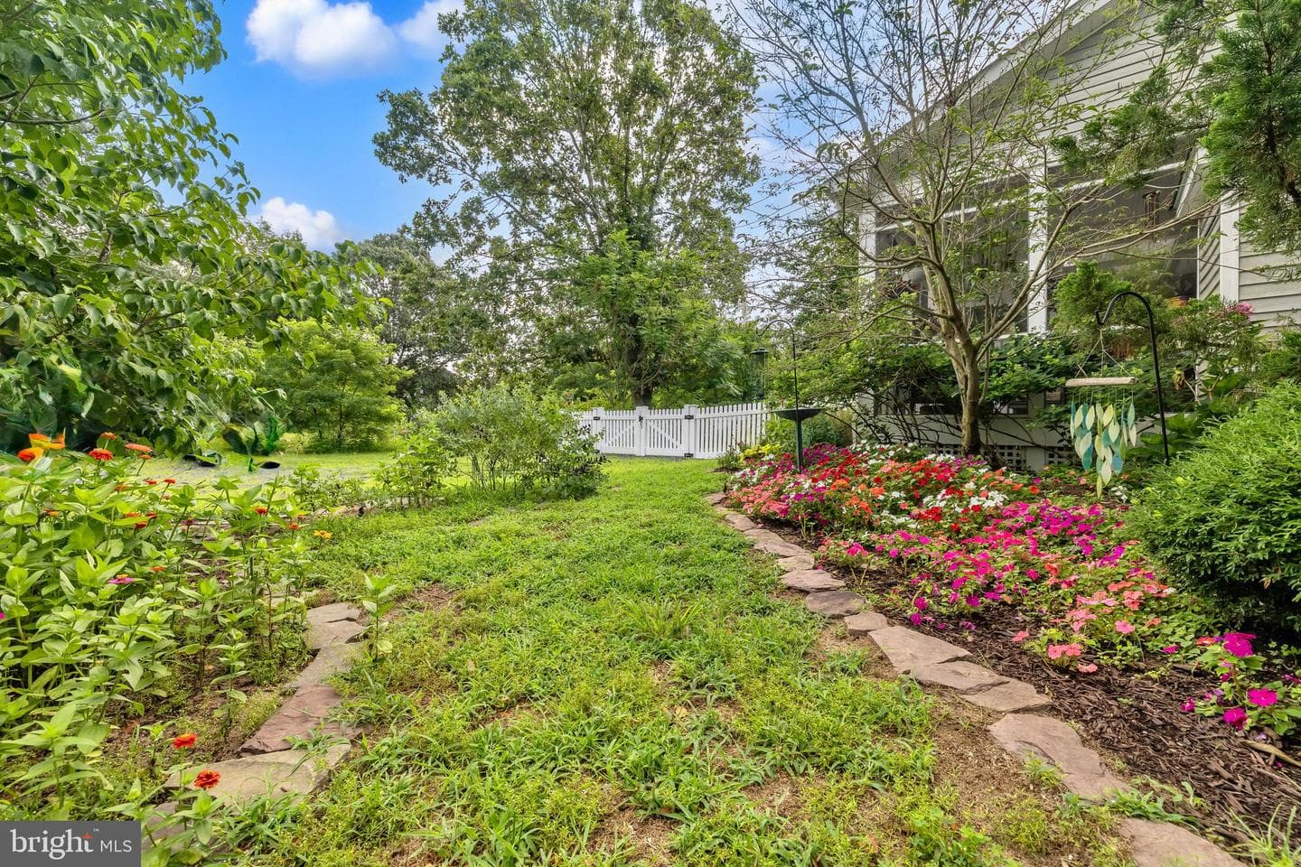 321 Front Street photo 39