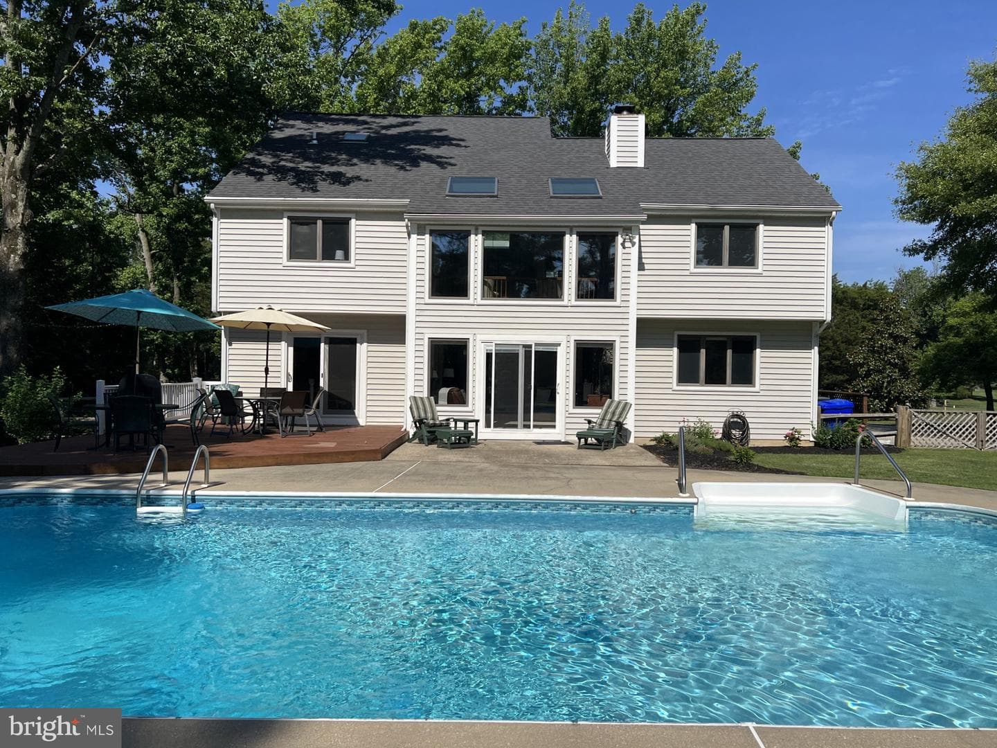 111 Holly Court photo 1