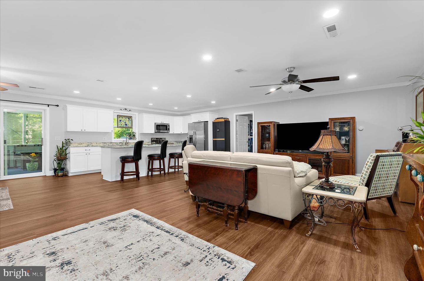 1906 Stevens Drive photo 7