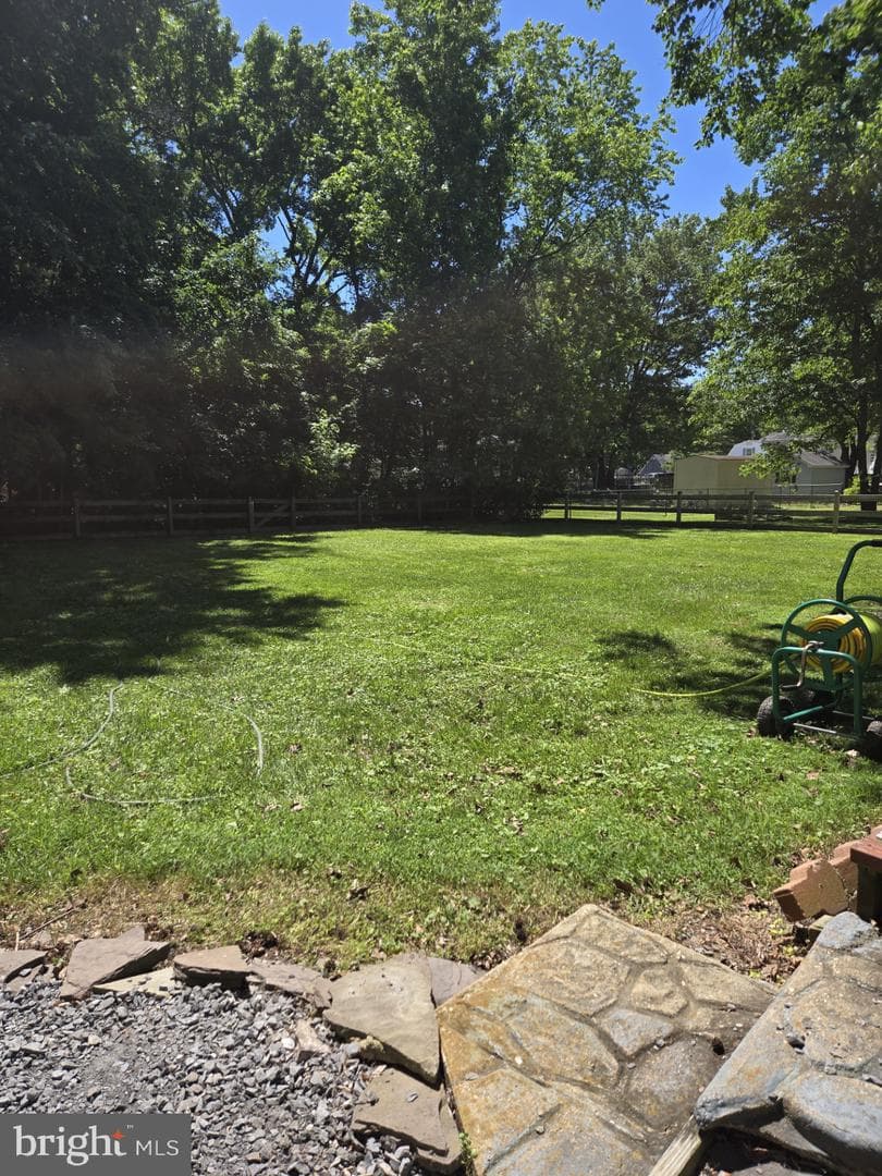 708 Dixon Drive photo 4
